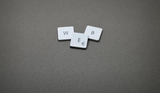 Cuál es la diferencia entre hosting y dominio - ARS NOVA